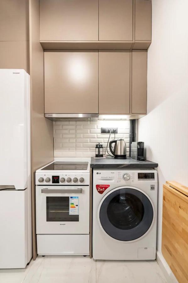 Cute Tiny Apartment In The Heart Of Flisvos Athene Buitenkant foto