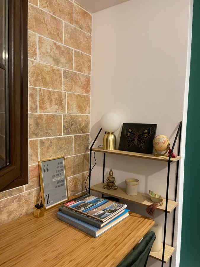 Cute Tiny Apartment In The Heart Of Flisvos Athene Buitenkant foto